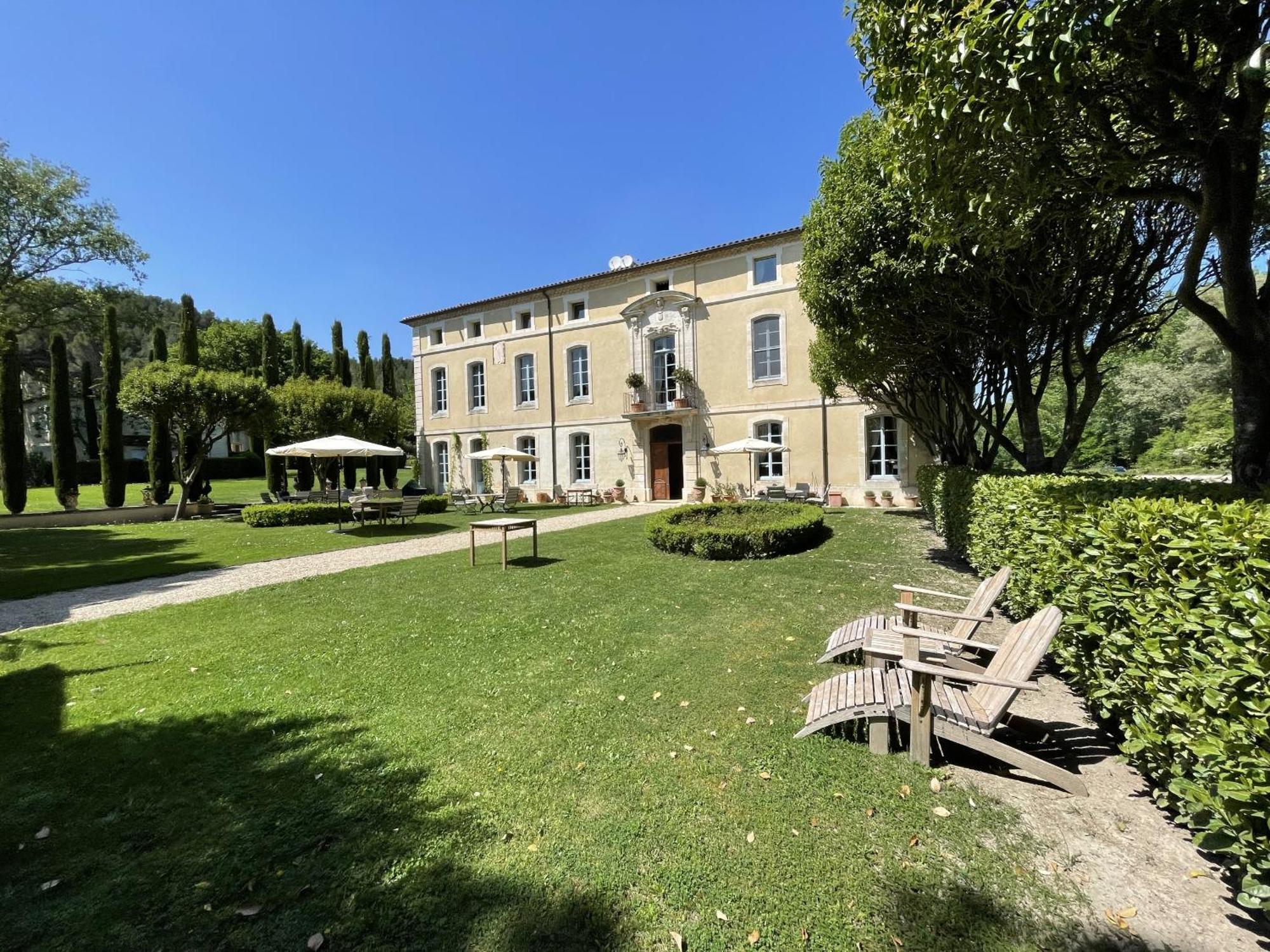 Chateau Talaud Loriol-du-Comtat Exterior photo