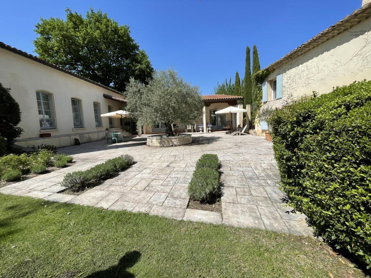 Chateau Talaud Loriol-du-Comtat Exterior photo