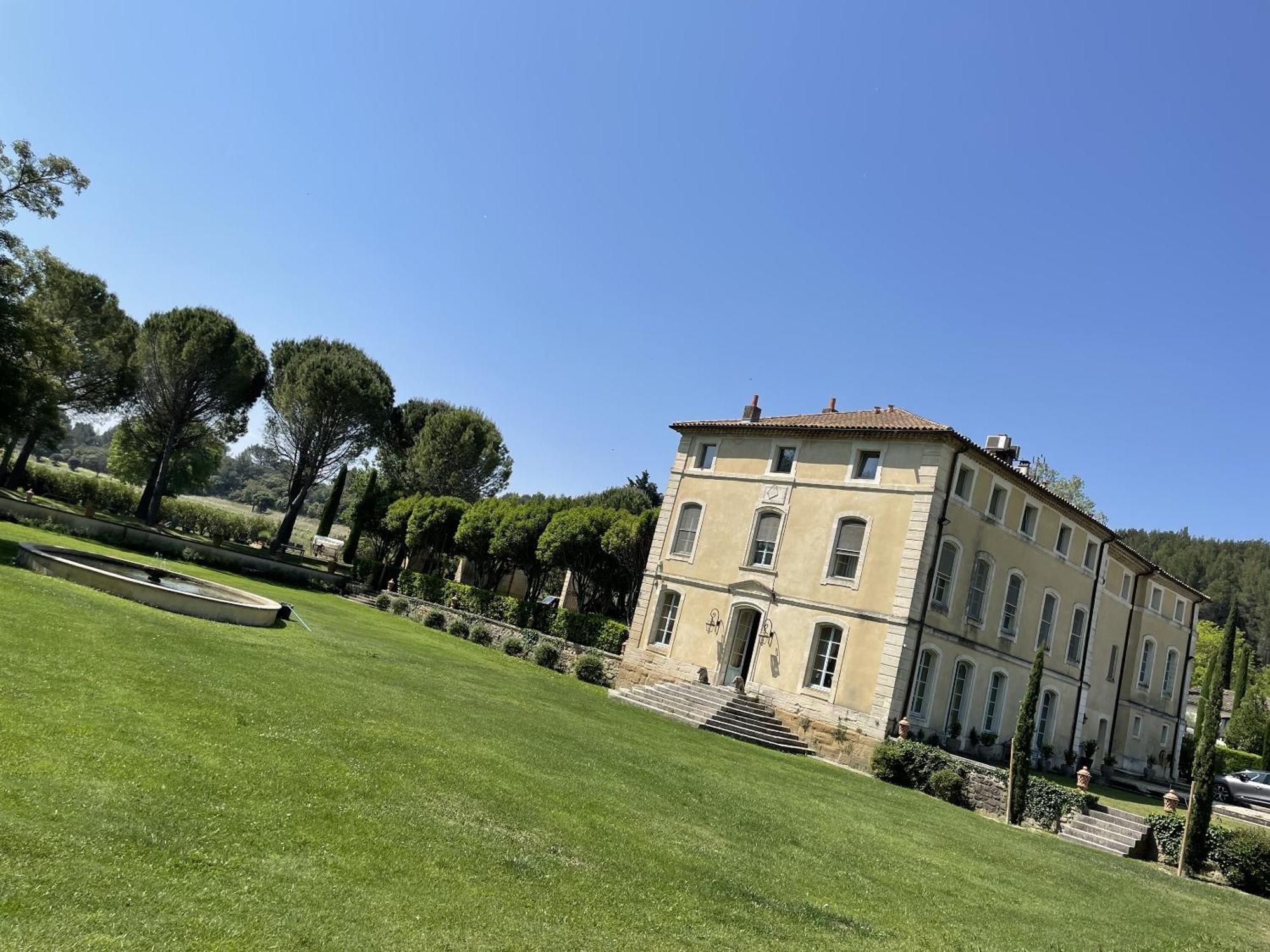 Chateau Talaud Loriol-du-Comtat Exterior photo
