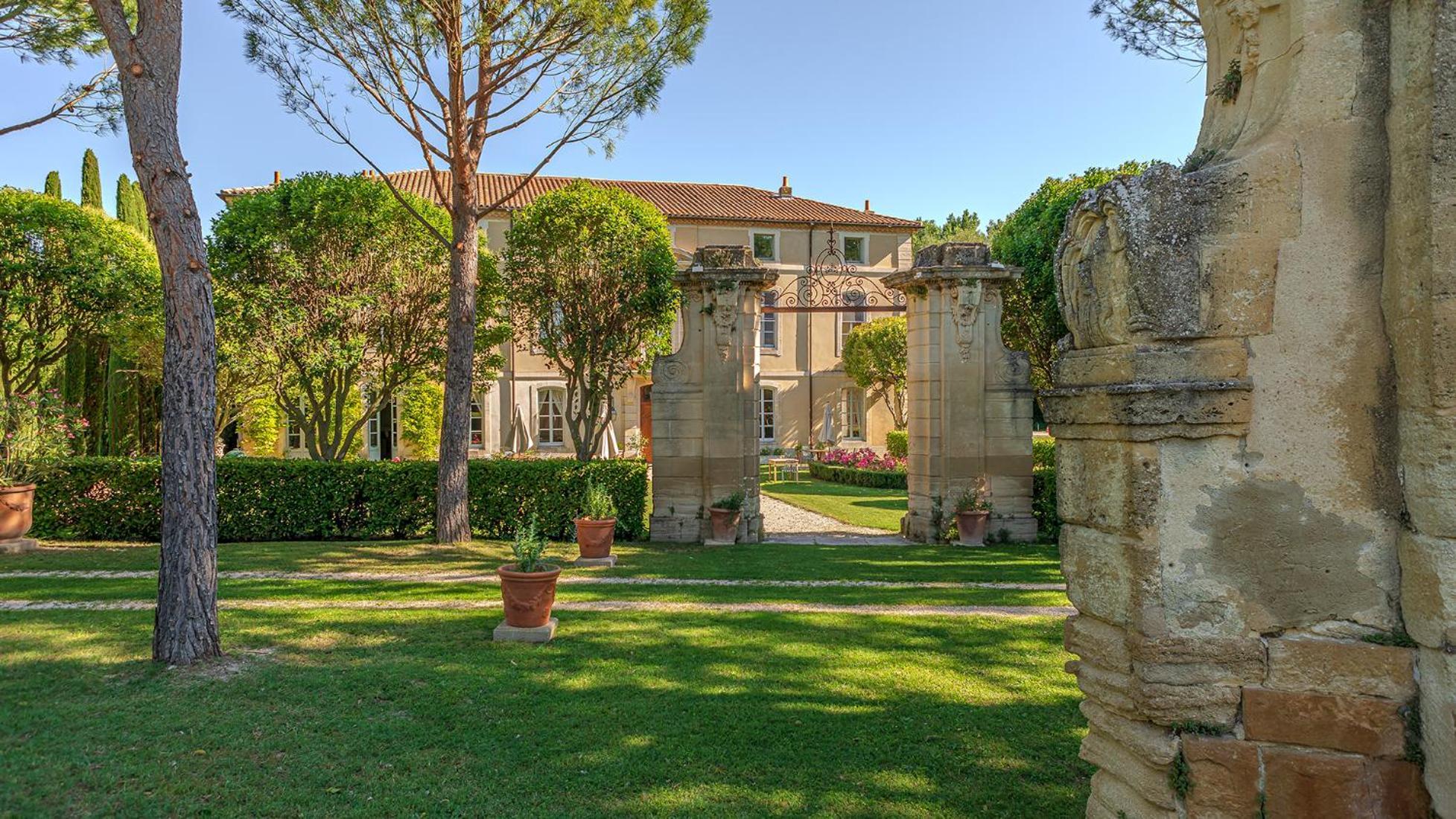 Chateau Talaud Loriol-du-Comtat Exterior photo