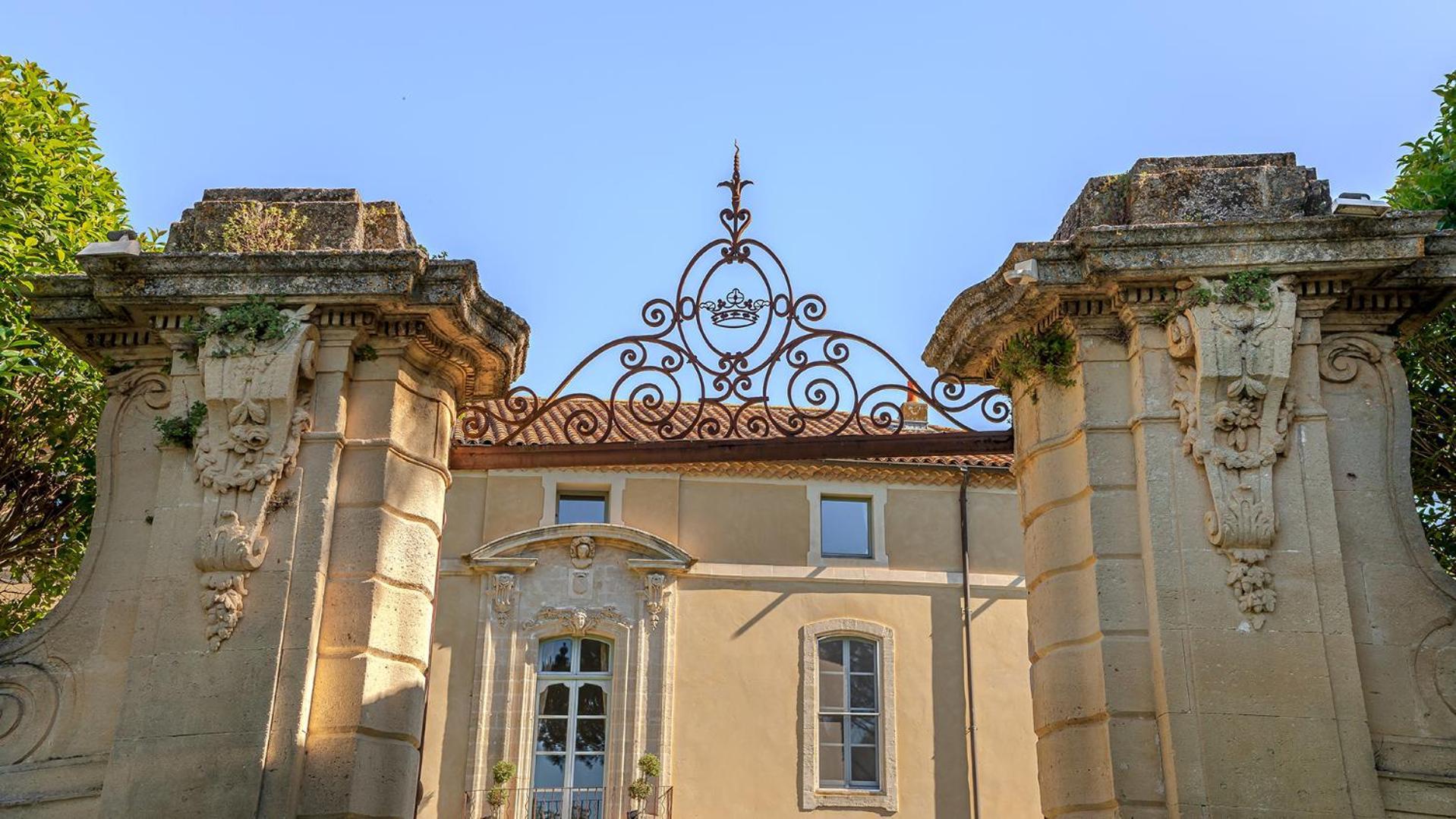 Chateau Talaud Loriol-du-Comtat Exterior photo